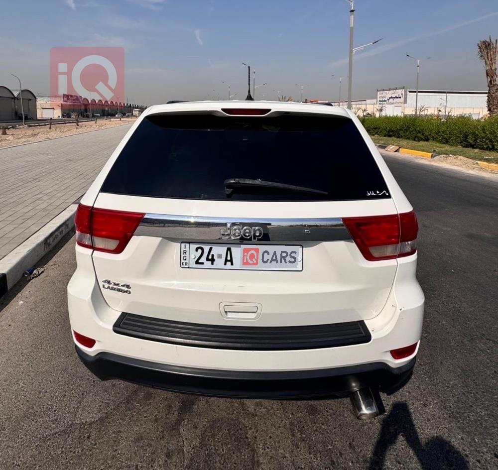 جیپ گراند شیرۆکی